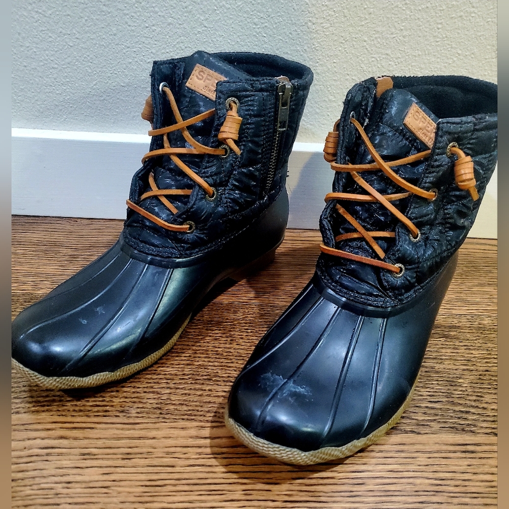 Sperry rubber quilted boots size 10 Women's